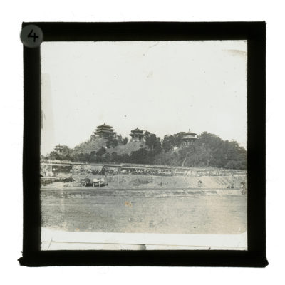 [Glass slide.01/(004)] Coal Hill, Imperial City, Peking