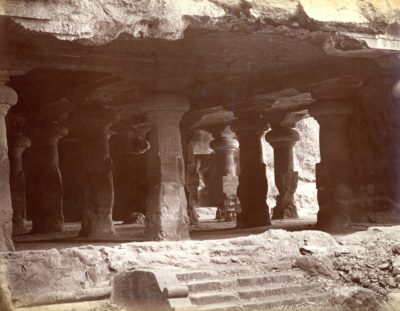 [Photo.14/(008)] Interior of Elephanta Cave Temple
