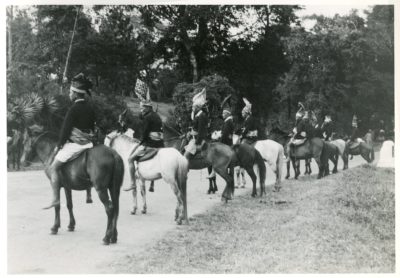 [Photo.31/(024)] Guard of honour on horseback