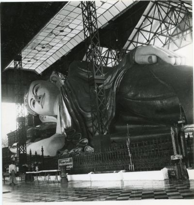 [Photo.31/(042)] Massive Reclining Buddha