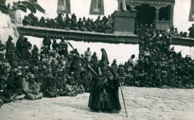 [Photo.86/2(010)] The master of ceremonies of the monastic dance at the monastery, Gyantse, 1939