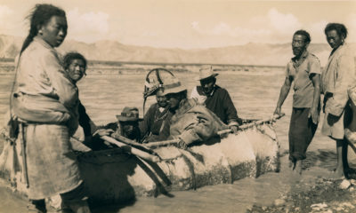 [Photo.86/2(018)] Crossing the Tsang-Po (Bramaputra) by coracle en route to Lhasa from Gyantse, 1938