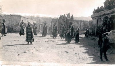 [Photo.86/2(036)] Wandering dancers giving a show at Lhasa, January 1939