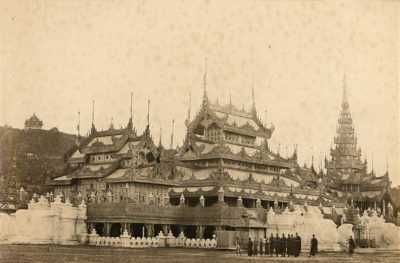 [Photo.35/(045)] Buddhist monastery with Buddhist monks, Mandalay